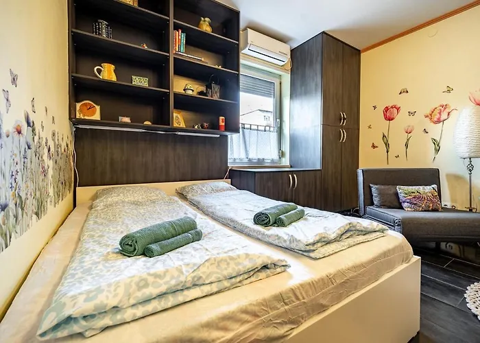 Fluer De Paris By Mital